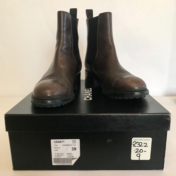 Chanel Brown & Black cap toe Chelsea boots. Sz 39 - Picture 3 of 8
